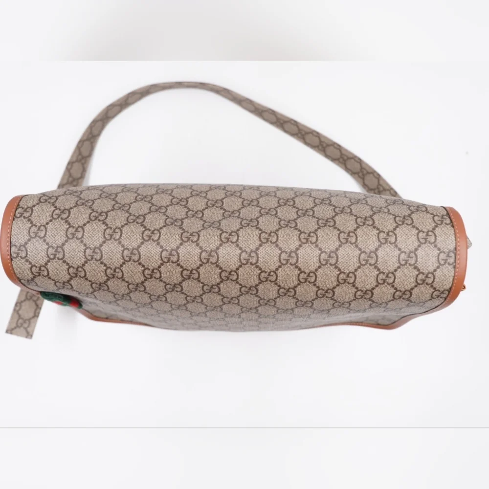 CE45 💟 GUCCI GG Monogram Flap Messenger Bag